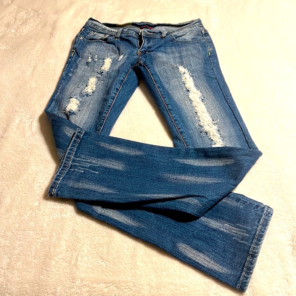 Lolo. Classic Skinny Blue Jeans. Size 1. Slightly Stretchable. Rhinestones